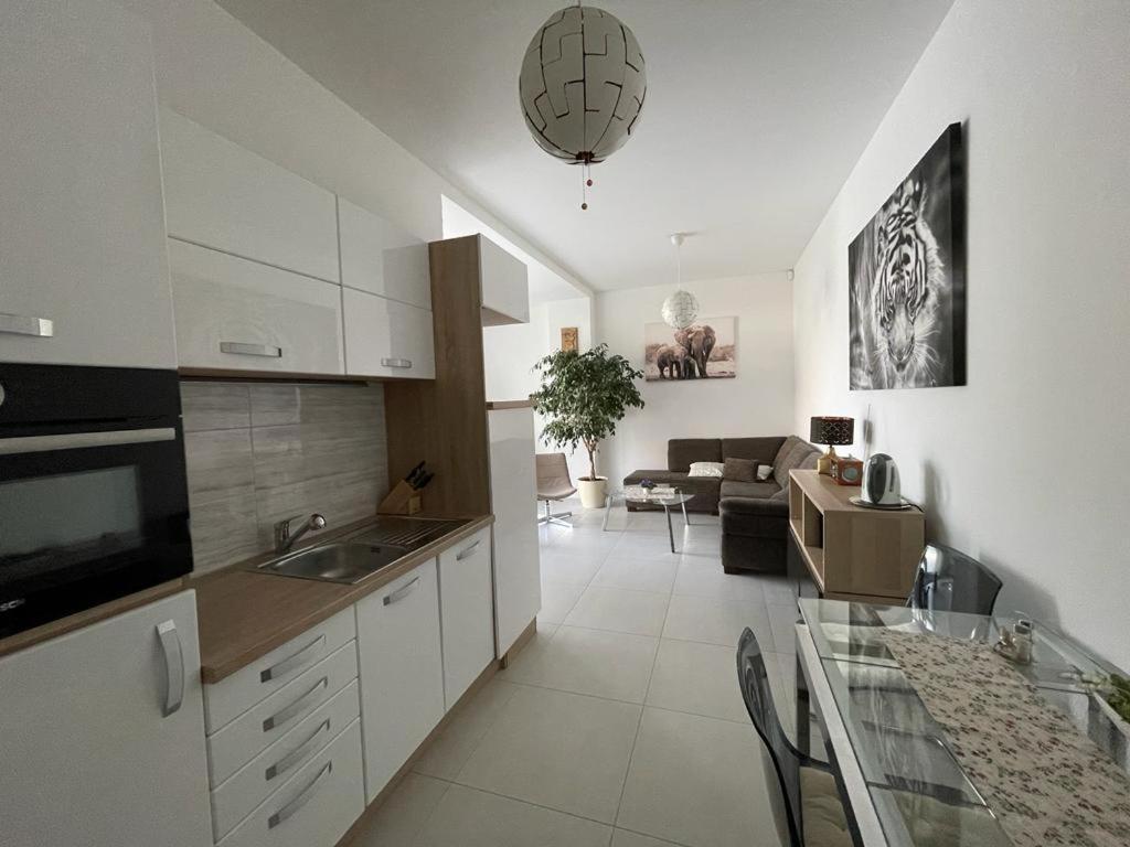 Apartman Lodenica Piest'any Luaran gambar