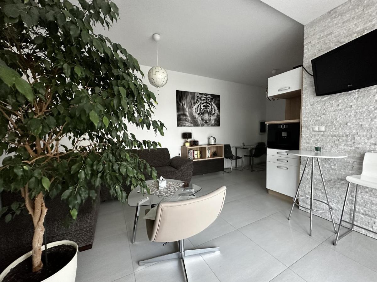 Apartman Lodenica Piest'any Luaran gambar