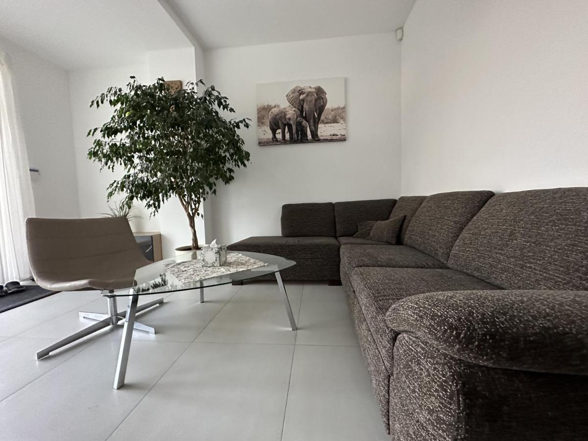 Apartman Lodenica Piest'any Luaran gambar